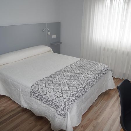 Pension Perez Portomarin Bagian luar foto