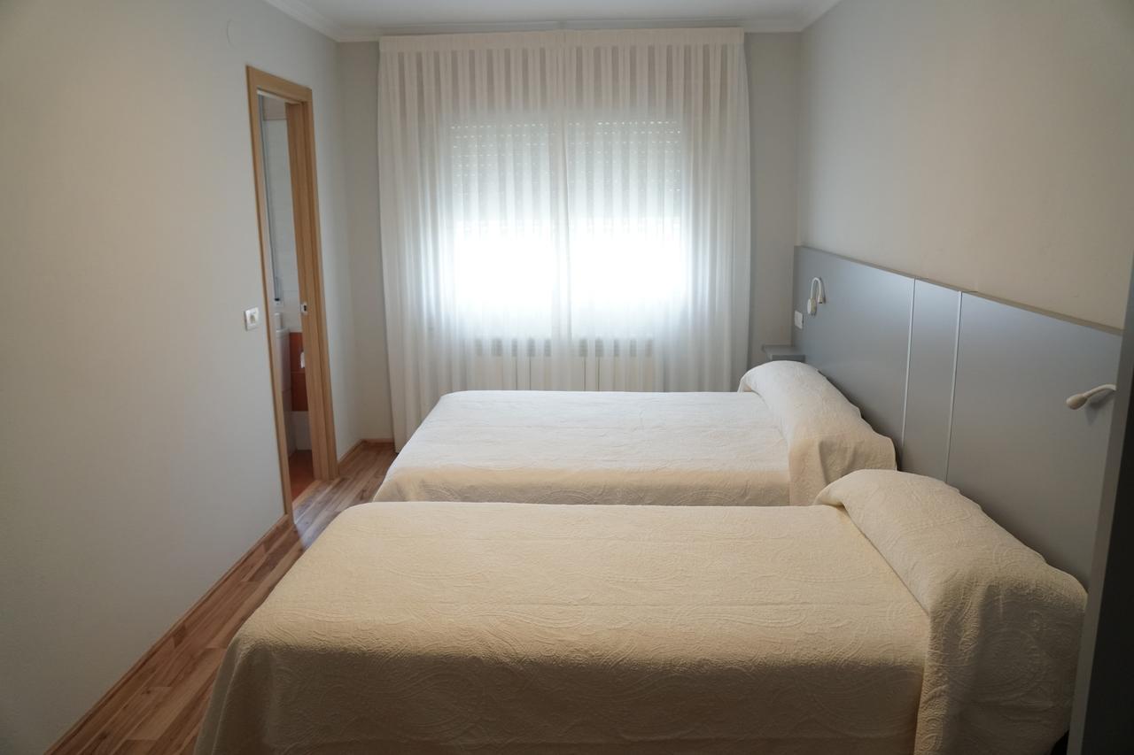 Pension Perez Portomarin Bagian luar foto